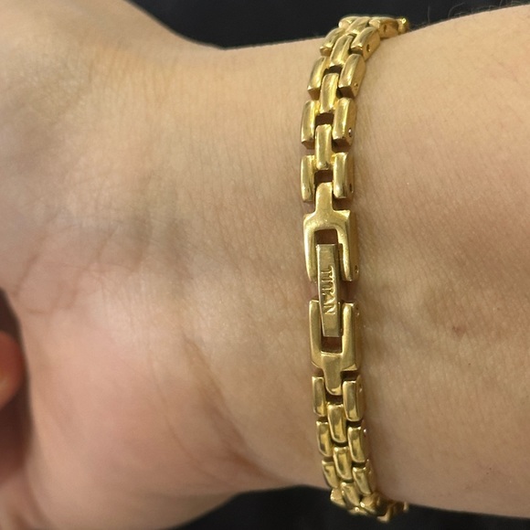 Cute Titan original women's watch,in good working condition - Picture 6 of 8